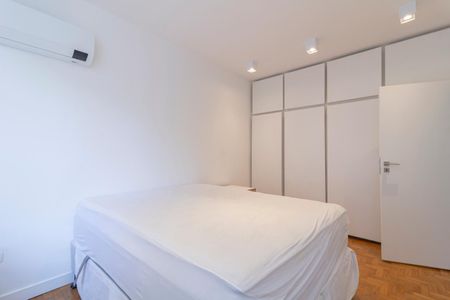 Casa para alugar com 300m², 3 quartos e 2 vagas Casa para alugar com 300m², 3 quartos e 2 vagasQuarto Suíte 1