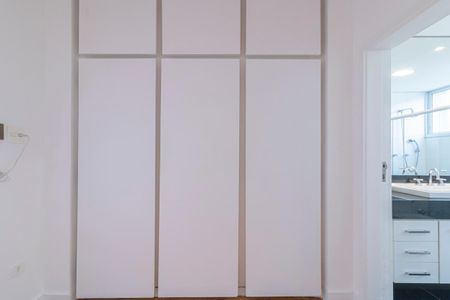 Casa para alugar com 300m², 3 quartos e 2 vagas Casa para alugar com 300m², 3 quartos e 2 vagasCloset da suíte 1