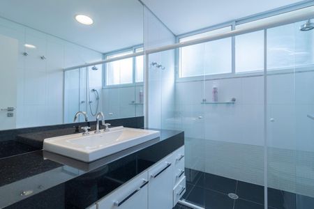 Casa para alugar com 300m², 3 quartos e 2 vagas Casa para alugar com 300m², 3 quartos e 2 vagasBanheiro da suíte 1