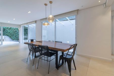 Casa para alugar com 300m², 3 quartos e 2 vagas Casa para alugar com 300m², 3 quartos e 2 vagasSala de Jantar