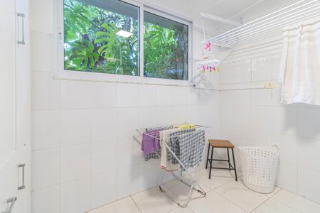 Casa para alugar com 300m², 3 quartos e 2 vagas Casa para alugar com 300m², 3 quartos e 2 vagasÁrea de Serviço