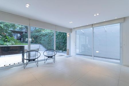 Casa para alugar com 300m², 3 quartos e 2 vagas Casa para alugar com 300m², 3 quartos e 2 vagasSala