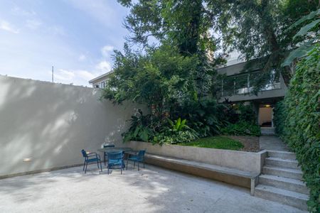 Casa para alugar com 300m², 3 quartos e 2 vagas Casa para alugar com 300m², 3 quartos e 2 vagasQuintal e Jardim