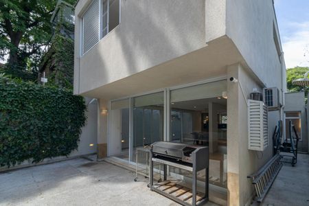 Casa para alugar com 300m², 3 quartos e 2 vagas Casa para alugar com 300m², 3 quartos e 2 vagasQuintal