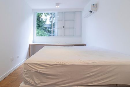 Casa para alugar com 300m², 3 quartos e 2 vagas Casa para alugar com 300m², 3 quartos e 2 vagasQuarto Suíte 1