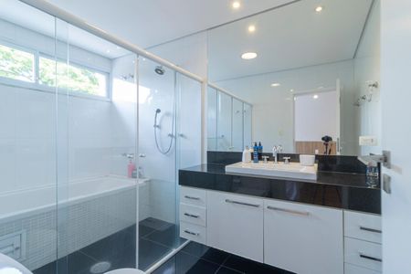 Casa para alugar com 300m², 3 quartos e 2 vagas Casa para alugar com 300m², 3 quartos e 2 vagasBanheiro da Suíte 2