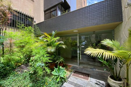 Apartamento à venda com 188m², 5 quartos e 2 vagasEntrada