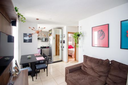 Sala de apartamento para alugar com 2 quartos, 45m² em Chacaras Reunidas Santa Terezinha, Contagem