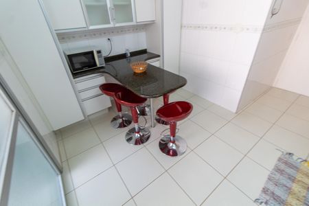 Apartamento à venda com 110m², 3 quartos e 2 vagasCOZINHA