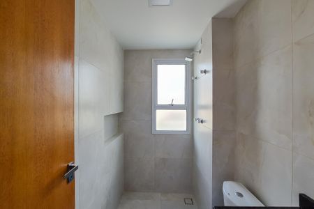 Apartamento para alugar com 70m², 3 quartos e 1 vaga Apartamento para alugar com 70m², 3 quartos e 1 vagaBanheiro da Suíte