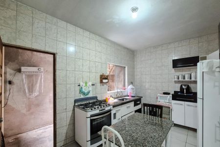 Casa à venda com 102m², 5 quartos e 2 vagascozinha  ( Casa 1 )
