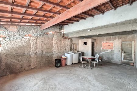 Casa à venda com 102m², 5 quartos e 2 vagasÁrea de Serviço