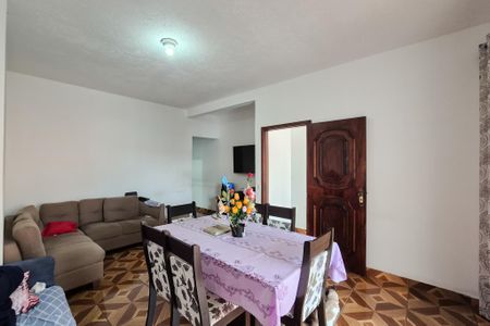 Casa à venda com 102m², 5 quartos e 2 vagassala ( Casa 1 )