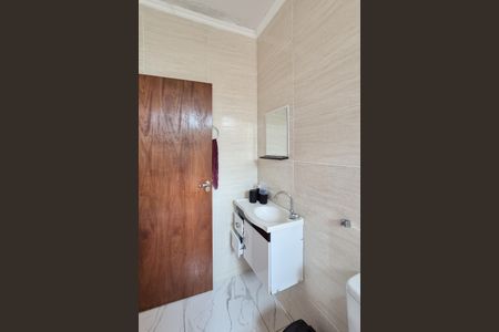 Casa à venda com 102m², 5 quartos e 2 vagasBanheiro Social  ( casa 2 )