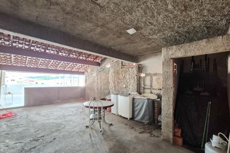 Casa à venda com 102m², 5 quartos e 2 vagasÁrea de Serviço