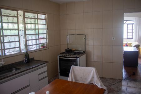 Casa para alugar com 200m², 3 quartos e 6 vagasCozinha