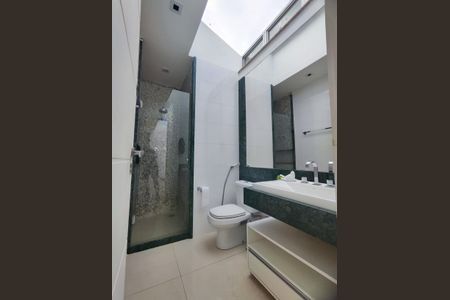 Apartamento para alugar com 420m², 4 quartos e 3 vagas Apartamento para alugar com 420m², 4 quartos e 3 vagasBanheiro Social