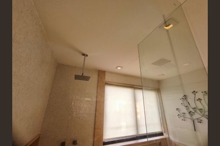 Apartamento para alugar com 420m², 4 quartos e 3 vagas Apartamento para alugar com 420m², 4 quartos e 3 vagasBanheiro da Suíte 1