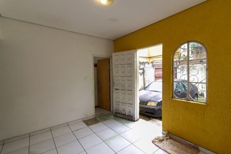 Casa à venda com 120m², 2 quartos e 2 vagasSala