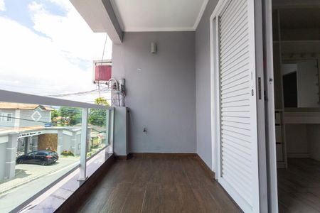 Casa à venda com 138m², 2 quartos e 1 vaga Casa à venda com 138m², 2 quartos e 1 vagaVaranda