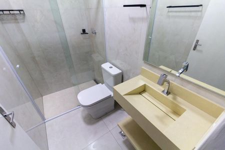Casa à venda com 138m², 2 quartos e 1 vaga Casa à venda com 138m², 2 quartos e 1 vagaBanheiro