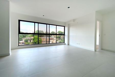 Apartamento à venda com 132m², 4 quartos e 2 vagasSala