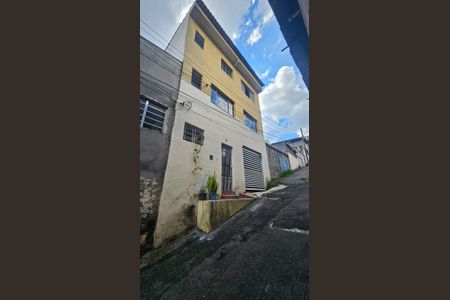 Casa à venda com 260m², 6 quartos e 3 vagas Casa à venda com 260m², 6 quartos e 3 vagasFachada de trás