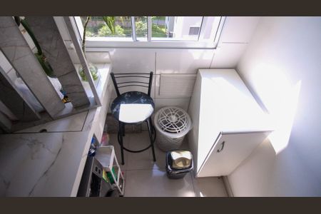 Apartamento à venda com 42m², 2 quartos e 1 vaga Apartamento à venda com 42m², 2 quartos e 1 vagaCozinha e Área de Serviço