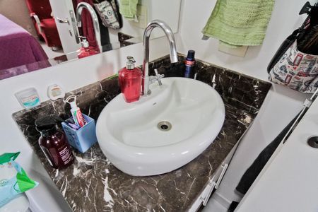 Apartamento à venda com 74m², 3 quartos e 1 vaga Apartamento à venda com 74m², 3 quartos e 1 vagaBanheiro da Suíte