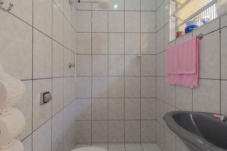 Banheiro 2 de casa para alugar com 1 quarto, 90m² em Aliança, Mauá