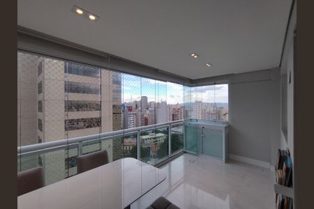 Apartamento à venda com 74m², 2 quartos e 2 vagasVaranda gourmet