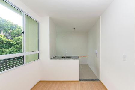 Cozinha de apartamento para alugar com 2 quartos, 43m² em Carlos Prates, Belo Horizonte