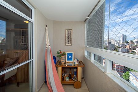 Apartamento à venda com 75m², 3 quartos e 2 vagasVARANDA