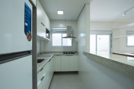 Apartamento para alugar com 77m², 1 quarto e 2 vagas Apartamento para alugar com 77m², 1 quarto e 2 vagasCozinha
