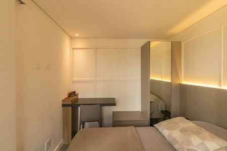 Quarto 1 de apartamento para alugar com 2 quartos, 34m² em Hugo Lange, Curitiba