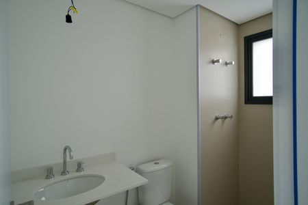 Apartamento à venda com 195m², 3 quartos e 3 vagas Apartamento à venda com 195m², 3 quartos e 3 vagasBanheiro da Suíte 2