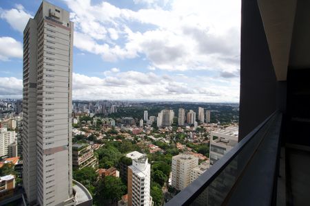 Apartamento à venda com 195m², 3 quartos e 3 vagas Apartamento à venda com 195m², 3 quartos e 3 vagasSacada