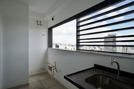 Apartamento à venda com 195m², 3 quartos e 3 vagas Apartamento à venda com 195m², 3 quartos e 3 vagasÁrea de Serviço