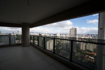 Apartamento à venda com 195m², 3 quartos e 3 vagas Apartamento à venda com 195m², 3 quartos e 3 vagasSacada
