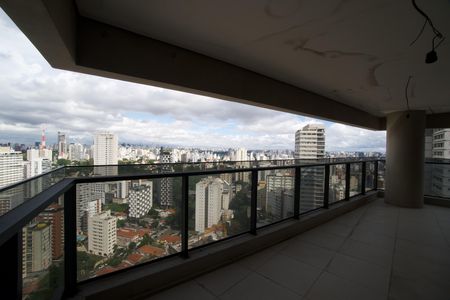 Apartamento à venda com 195m², 3 quartos e 3 vagas Apartamento à venda com 195m², 3 quartos e 3 vagasSacada
