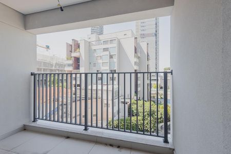Varanda de kitnet/studio à venda com 1 quarto, 25m² em Sumarezinho, São Paulo