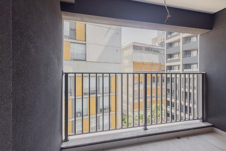 Varanda de kitnet/studio à venda com 1 quarto, 24m² em Sumarezinho, São Paulo