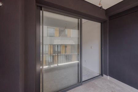 Varanda de kitnet/studio à venda com 1 quarto, 24m² em Sumarezinho, São Paulo