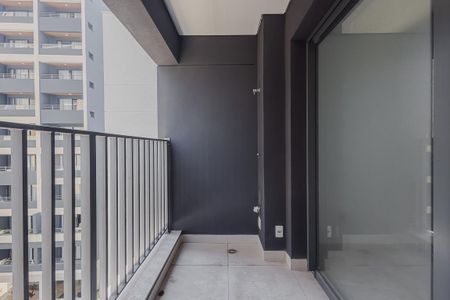Varanda de kitnet/studio à venda com 1 quarto, 24m² em Sumarezinho, São Paulo