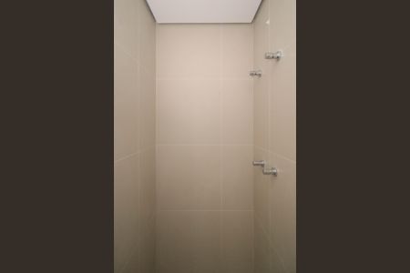 Banheiro de kitnet/studio à venda com 1 quarto, 24m² em Sumarezinho, São Paulo