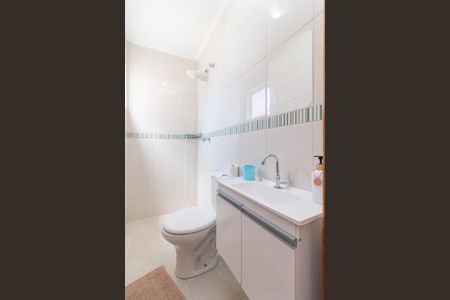 Casa à venda com 100m², 2 quartos e 3 vagasBanheiro da Suíte 2