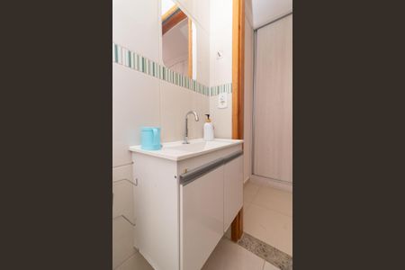 Casa à venda com 100m², 2 quartos e 3 vagasBanheiro da Suíte 2