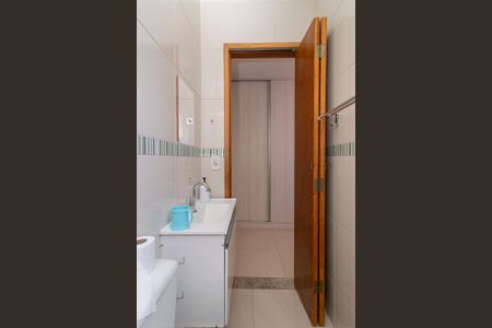 Casa à venda com 100m², 2 quartos e 3 vagasBanheiro da Suíte 2