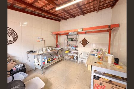 Casa à venda com 500m², 3 quartos e 5 vagasDepósito