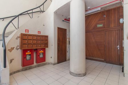 Apartamento à venda com 90m², 3 quartos e sem vagaHall social